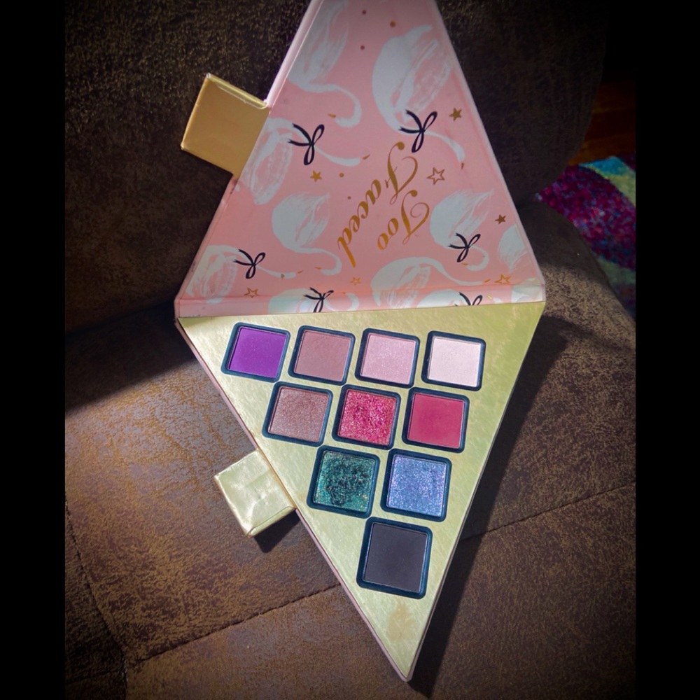 Too faced eyeshadow palette